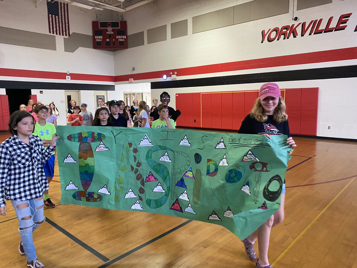 So much fun at our last <a href="/115yis/">Yorkville Intermediate School</a> den meetings of the year! #ThisIsYIS <a href="/Yorkville115/">Yorkville Community Unit School District 115</a> 🦊 ❤️ 🔥 ⚡️ ✈️ 🏔️ <a href="/hawkteacher98/">Nate Campbell</a>