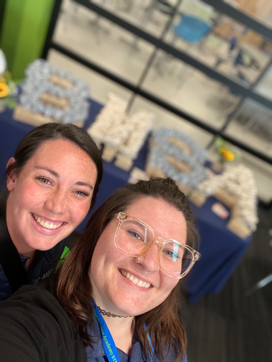 SO proud of our current and former students that did such an amazing job at APEX tonight. @MsEberman and I had so much fun seeing everyone!! 💚💙 #ourbmsa