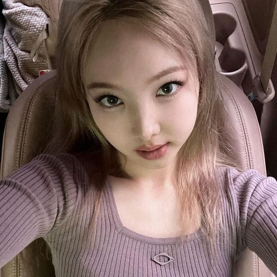 pjsflts's tweet photo. [ day 11 ]          

— call me SAM :)    
        
☆ she/her, filo, minor !!         
☆ not new to #kpoptwt, #stantwt       
☆ lf stay &amp; engene esp filo moots        
☆ bardagol , interactive and maingay    
☆ ifb, selective              

♡ / rt  !! for more blessings 😹 https://t.co/4GHnt6vWfd