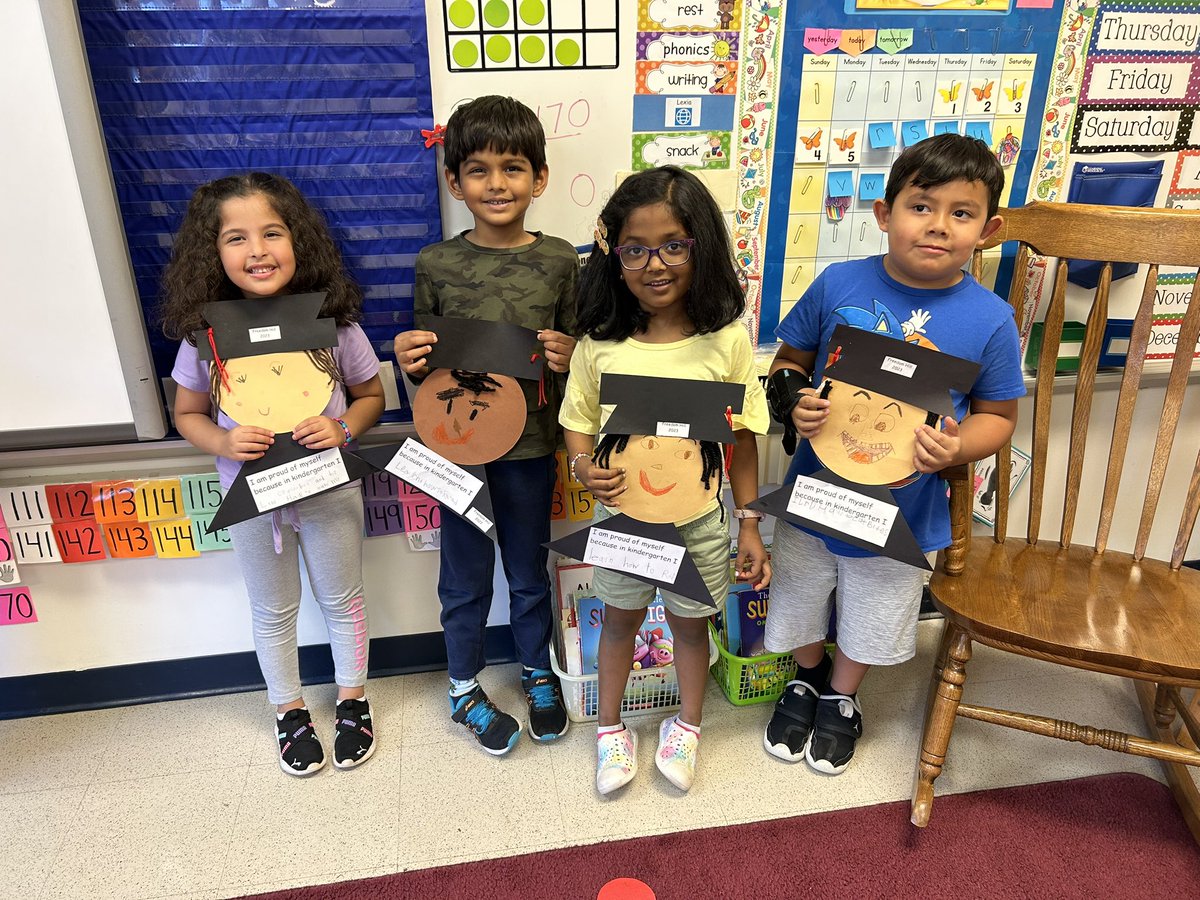 MrsWeiseABC's tweet photo. So proud of these students and how much they have learned this year in Kindergarten! #FHHighlights #firstgradeherewecome https://t.co/44Jlx6DLVx