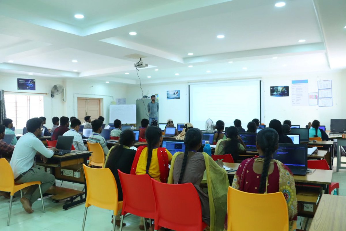 ksrmceofficial's tweet photo. Day 4 of S D Cell in association with the department of ECE is organising a one week workshop on Game Design using Unity 3D from 1 - 7, June 2023

#skilldevelopmentcell #ksrmece #ksrmskilldevelopmentcell #KSRM #ksrmce #kandulagroups #engineering #kadapa #ksrmceclubs #jntua #AICTE https://t.co/jRETdt60gl