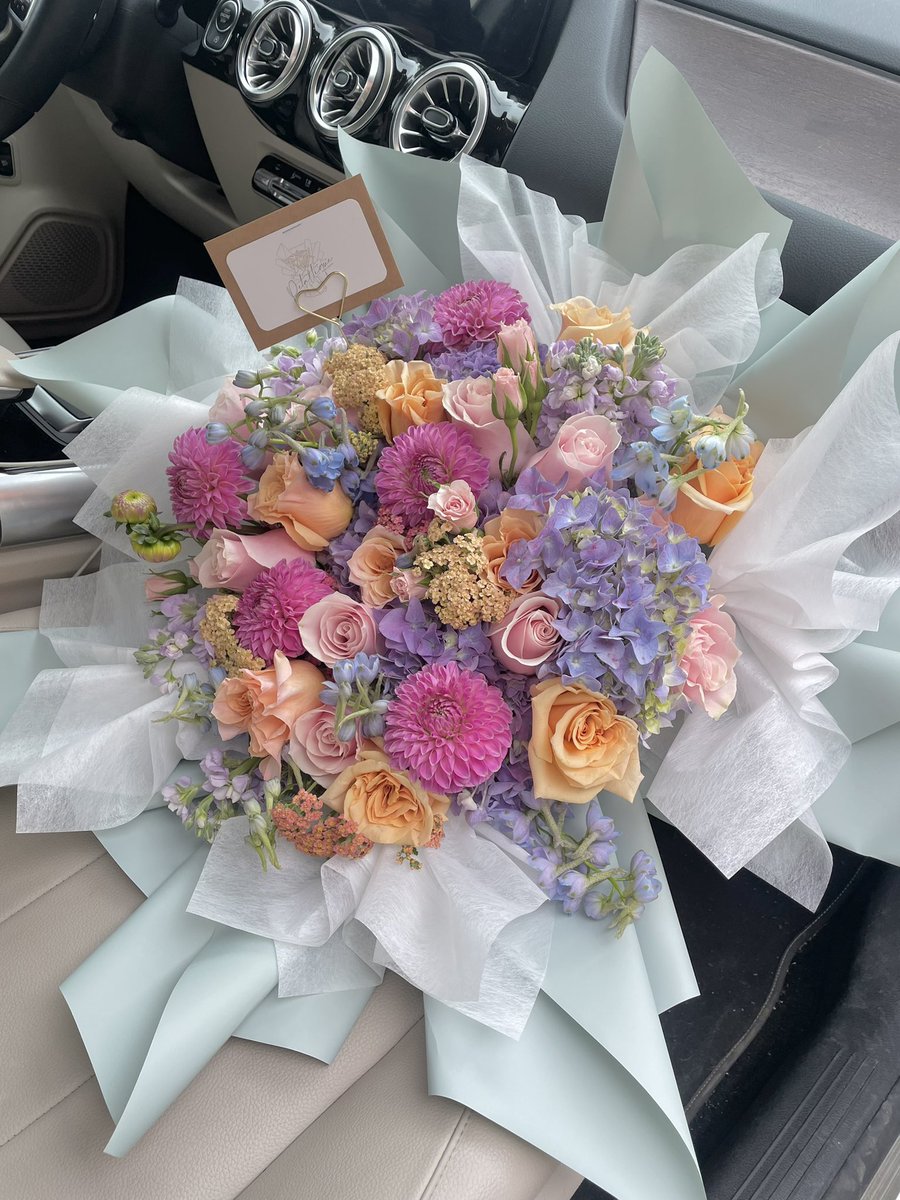 Petal’tique tweet media