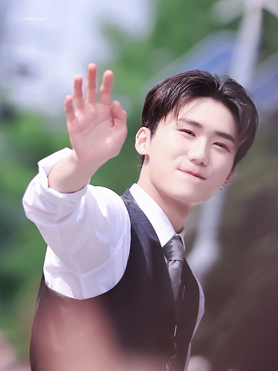 230606 더쇼 #종형
내 햇살☀️