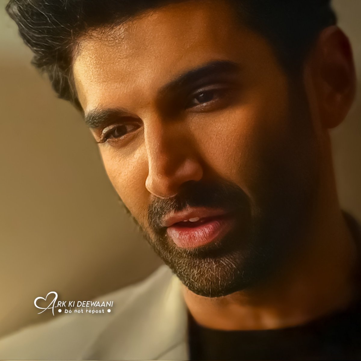 Ark_ki_deewaani's tweet photo. "SHAAN makes his Grand comeback with a shaandaar performance ".
.
.
.
#AdityaRoyKapur #thenightmanager
#TheNightManagerPart2Trailer #thenightmanagerpart2 #SobhitaDhulipala #AnilKapoor https://t.co/6617Ov6Zec