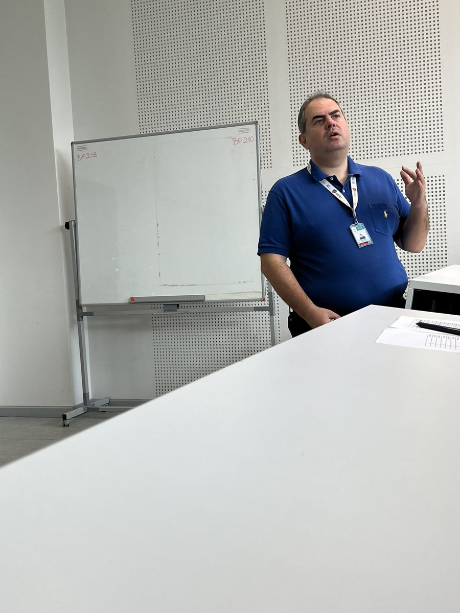 İstanbul Travma Yönetimi Kursu ikinci gün Dr. Haldun Akoğlu ile başladı. 💥 
<a href="/TrTATD/">Türkiye Acil Tıp Derneği - TATD (EMAT)</a> <a href="/MarmaraAcil/">Marmara Ü Acil Tıp</a> <a href="/IstanbulEMDoc/">Haldun Akoglu</a>