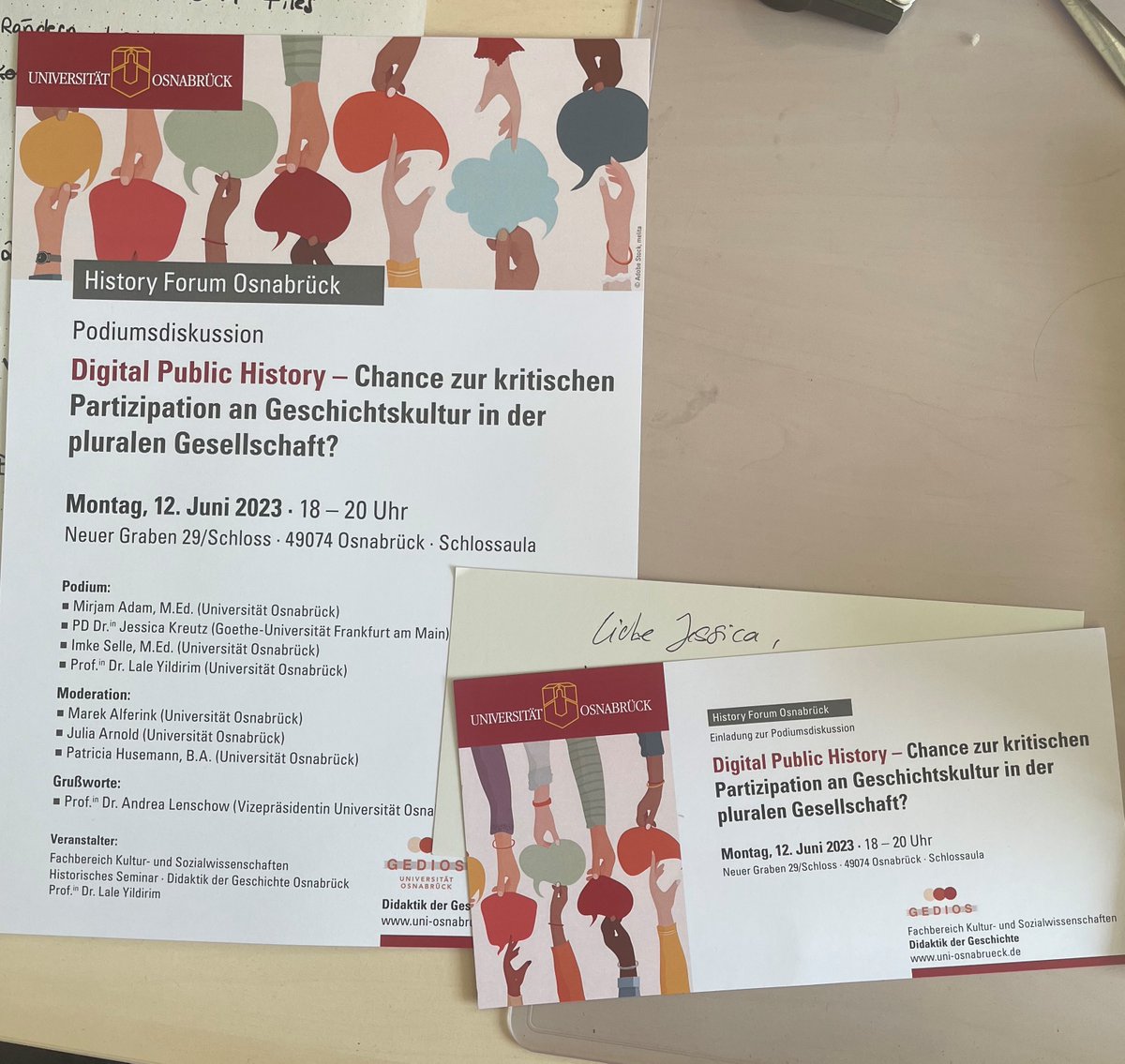 Jessica Wehner (@jes_wehner) on Twitter photo Gestern kam die Einladung von <a href="/YildirimLPrivat/">LaleYildirim</a> und der <a href="/GD_UOS/">Didaktik der Geschichte - Universität Osnabrück</a> für das 2. #HistoryForumOsnabrück am 12 Juni an. Schaut in OS vorbei und lasst euch die Podiumsdiskussion von <a href="/YildirimLPrivat/">LaleYildirim</a>, @imkesofie, @kreutz_jessica und Mirjam Adam nicht entgehen! #twitterstorians/<a href="/IMIS_UOS/">IMIS</a> Gestern kam die Einladung von <a href="/YildirimLPrivat/">LaleYildirim</a> und der <a href="/GD_UOS/">Didaktik der Geschichte - Universität Osnabrück</a> für das 2. #HistoryForumOsnabrück am 12 Juni an. Schaut in OS vorbei und lasst euch die Podiumsdiskussion von <a href="/YildirimLPrivat/">LaleYildirim</a>, @imkesofie, @kreutz_jessica und Mirjam Adam nicht entgehen! #twitterstorians/<a href="/IMIS_UOS/">IMIS</a>