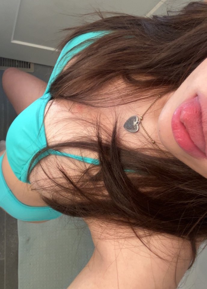 9sayyyq's tweet photo. ✧.* new to #nsfwtwt ✧.*

✧ 18/5'3
✧ she/her
✧ straight 
✧ switch
✧ single
✧ athlete 

♡ + ↻ to be moots
#nsfw_twt #nsfwtw #nsfw https://t.co/FgVshUg20e