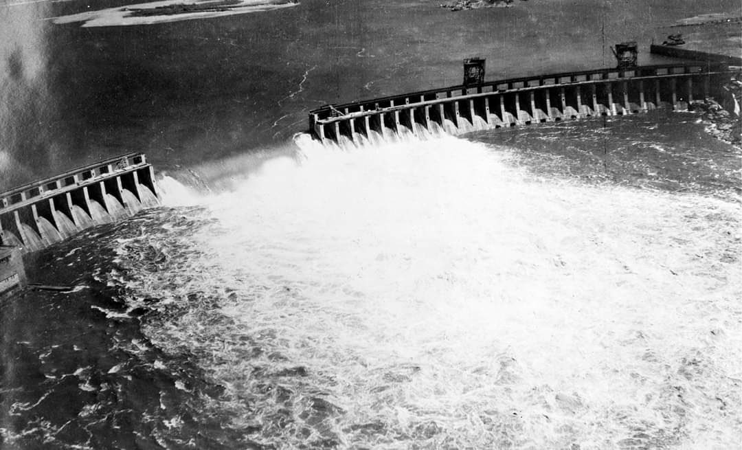 On August 18, 1941, the Russians used 20 tons of explosives to blow up the Dnipro Hydroelectric Station dam, trying to hinder a German offensive.

The flooding killed between 20 000 - 100 000 Ukrainians.

They just did it again with the Kakhovka dam. Thousands risk drowning today