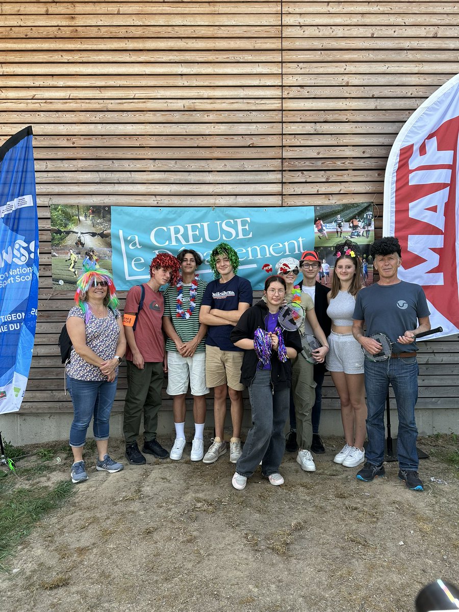 unss_23's tweet photo. Photo des équipes lors de leur arrivée le 5 juin aux championnats de France de badminton Etablissement et Sport partagé à Guéret !
(Partie 4) https://t.co/mmw9nPKbnC