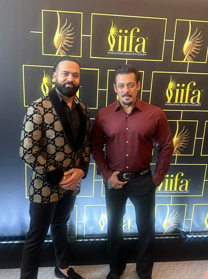 Unseen Pics of dapper @BeingSalmanKhan during #iifaawards2023 event 
Caption : With the king of Bollywood #SalmanKhan #Tiger3
