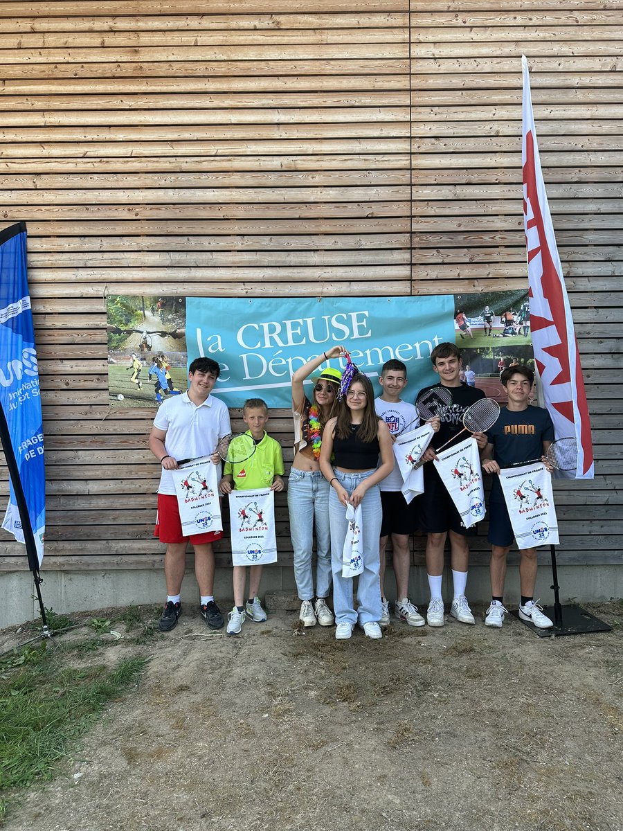 unss_23's tweet photo. Photo des équipes lors de leur arrivée le 5 juin aux championnats de France de badminton Etablissement et Sport partagé à Guéret !
(Partie 2) https://t.co/P44FTFDmDJ