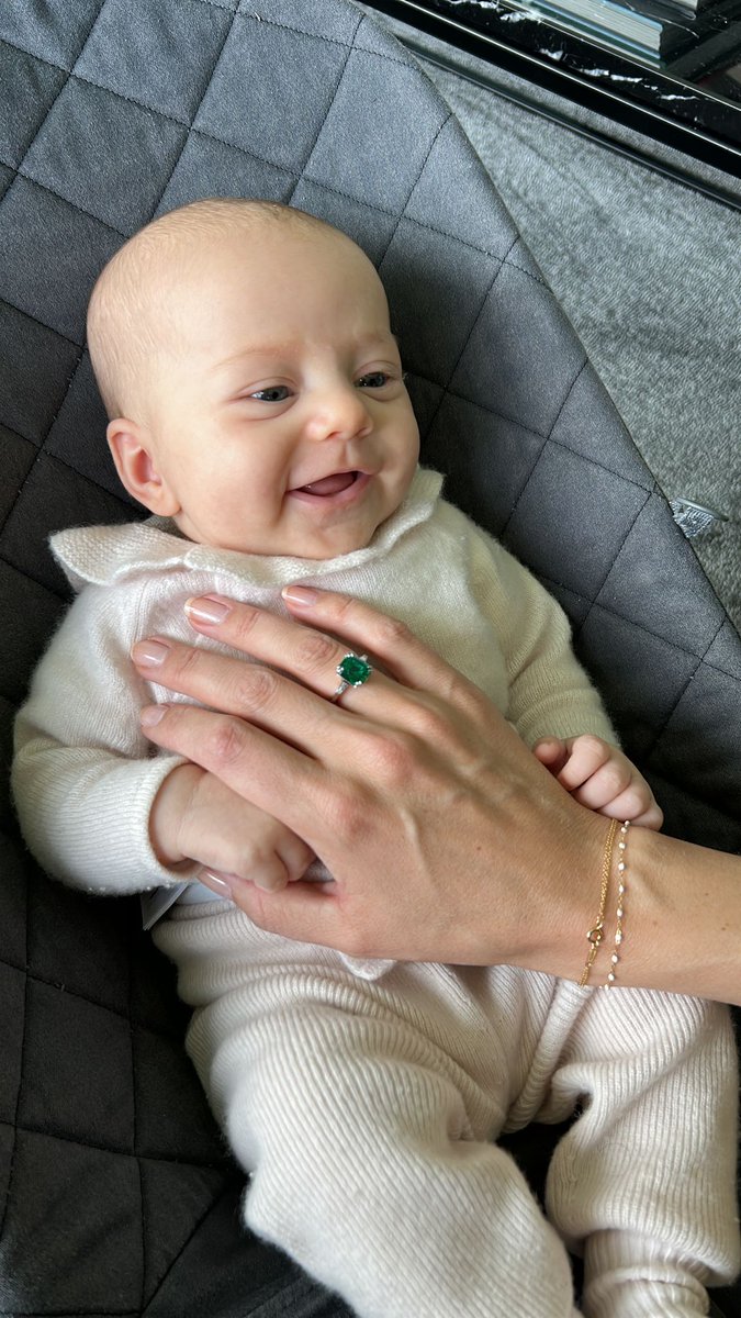 Today I am sharing Romain & Sandra's special moment.  

Sandra is wearing her beautiful emerald ring with her baby, which Romain got as a 'special' gift for her.

That baby smile is priceless.

#emeraldring #moments #babysmile