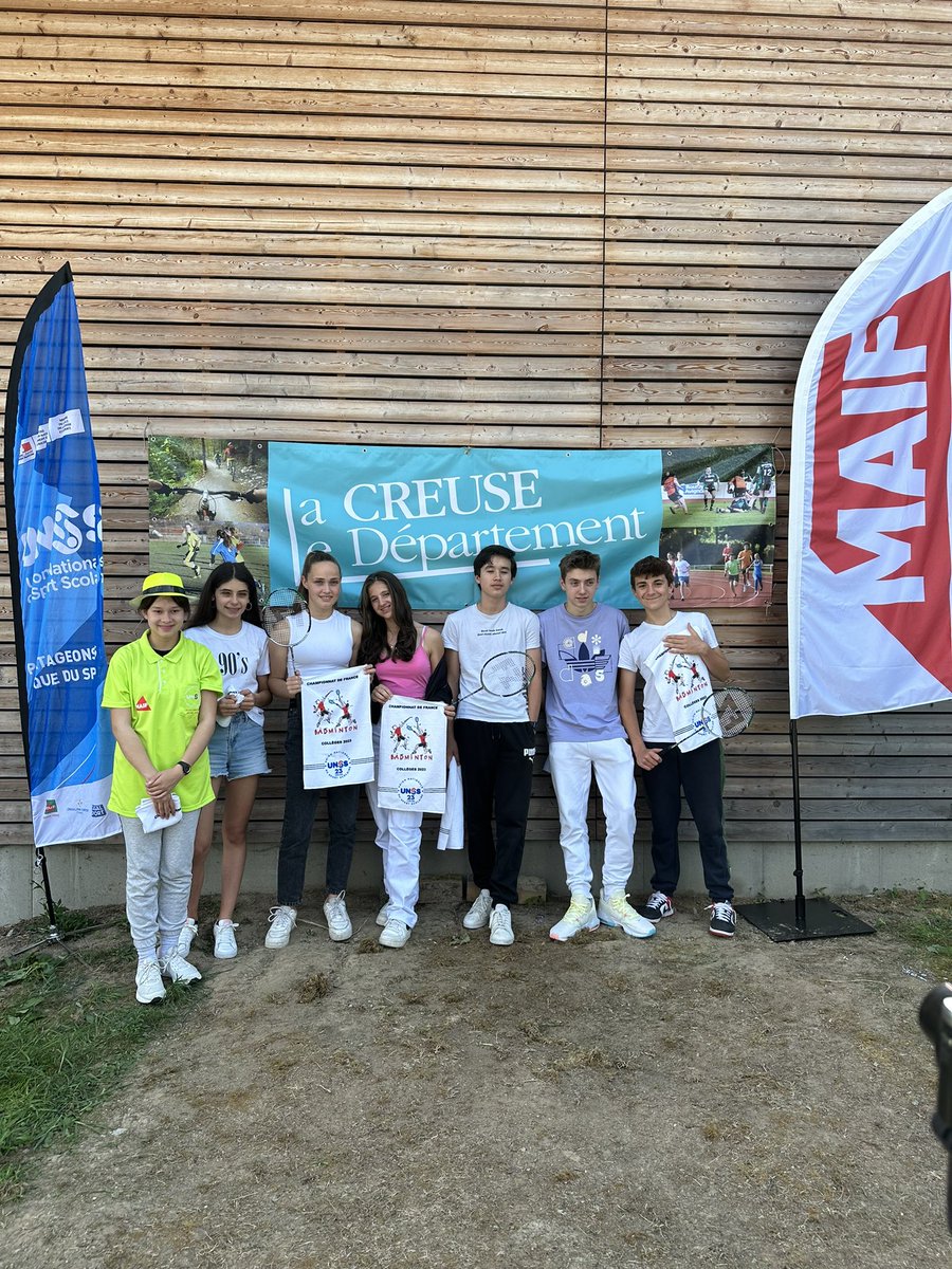 unss_23's tweet photo. Photo des équipes lors de leur arrivée le 5 juin aux championnats de France de badminton Etablissement et Sport partagé à Guéret !
(Partie 3) https://t.co/gM9LSYgyfv