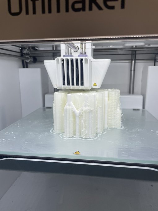 Continuing #MuseumWeek2023 by showcasing the @AtlasFacilityEd @TeviotPlace, which integrates #3Dscanning & #3Dprinting into anatomy teaching. Shown here is a #BrachialPlexus in development #museumsandtechnology #digitalmuseums #digitalcollections