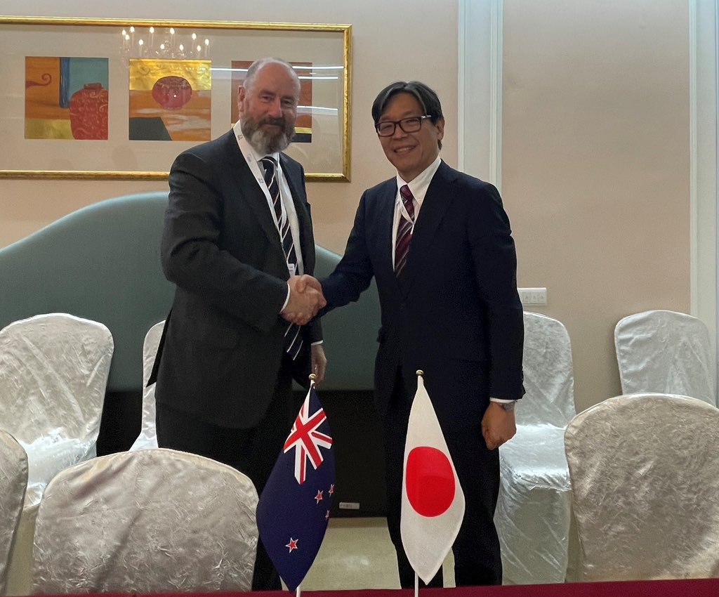 ModJapan_en's tweet image. On June 2, Vice-Minister of Defense for International Affairs Oka held a meeting with Secretary of Defence Andrew Bridgeman of New Zealand at #SLD23. 🇯🇵🇳🇿  #NewZealand
mod.go.jp/en/article/202…