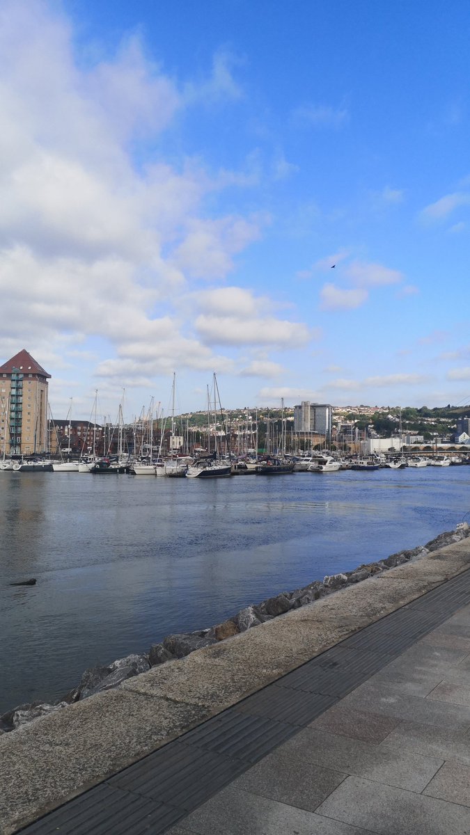 Rhianio_A's tweet photo. @simonmayo Beautiful marina view https://t.co/muZaGdzhg0