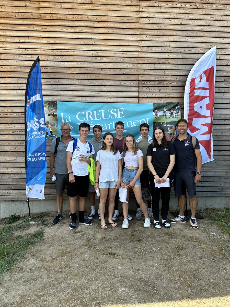 unss_23's tweet photo. Photo des équipes lors de leur arrivée le 5 juin aux championnats de France de badminton Etablissement et Sport partagé à Guéret !
(Partie 6) https://t.co/DFLfm9At5u
