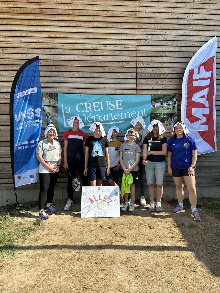 unss_23's tweet photo. Photo des équipes lors de leur arrivée le 5 juin aux championnats de France de badminton Etablissement et Sport partagé à Guéret !
(Partie 9) https://t.co/Vz7CMjOI47