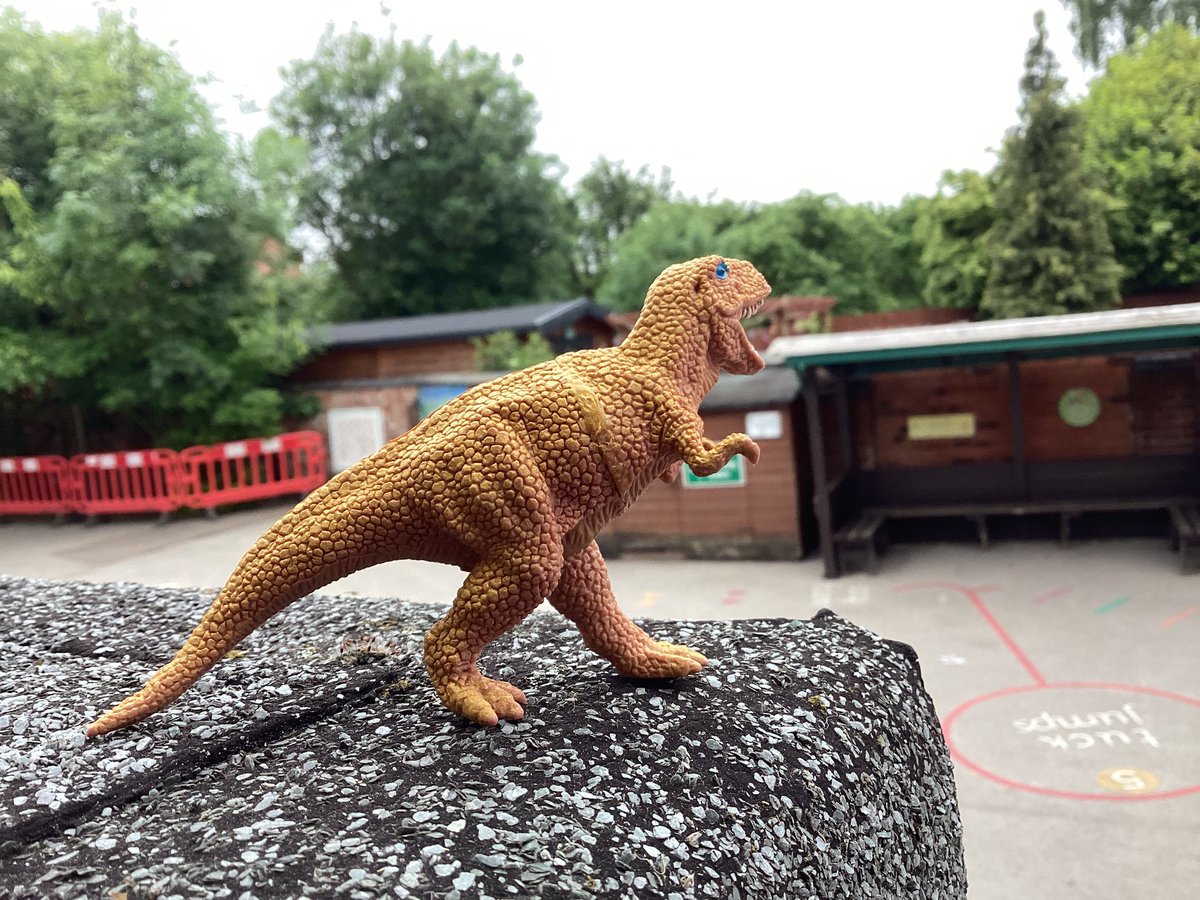 JORPS_1's tweet photo. I spy with my little eye! #jorpsy2 are going to be investigating what has happened in school over the half term today as we launch into our new topic for our writing. Look out for some information texts around dinosaurs later in the term! #writers #imaginativethinking https://t.co/Bn0idZ8Wwc