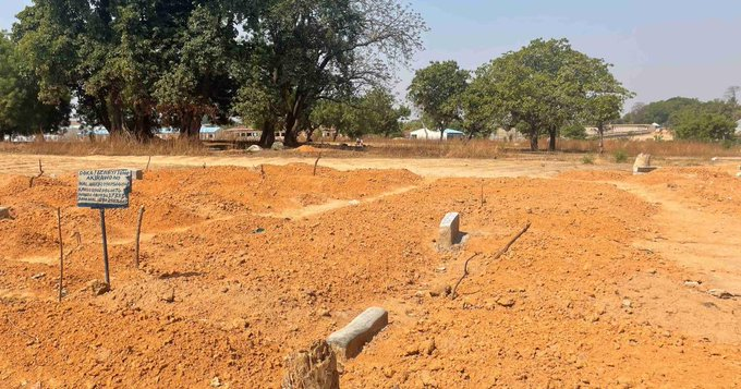 OnjoAlaaAbida's tweet image. Injustice and silence: #Nigerian military airstrike claims innocent lives with no accountability. Urgent call for justice, compensation, and support for the affected victims and their families. 💔🙏 #DemandingAccountability #JusticeForCivilians #NigeriaTragedy 

@hrw