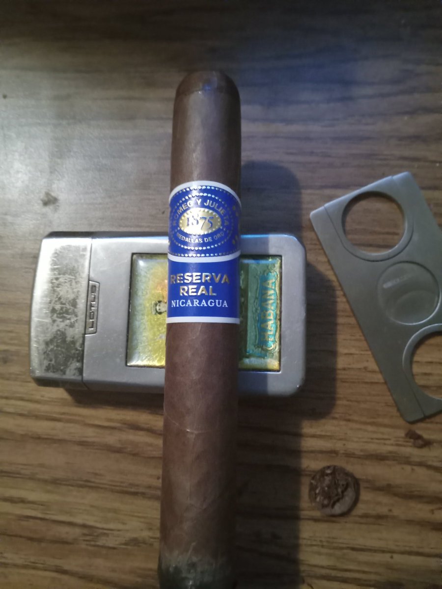mobarbq's tweet photo. Romeo y Julieta Reserva Real Nicaragua Toro. #Cigars #nicaraguanpuro #ajfcigarian #romeoyjulietacigars #rated93 #0dark30 https://t.co/emHkHpMbVv
