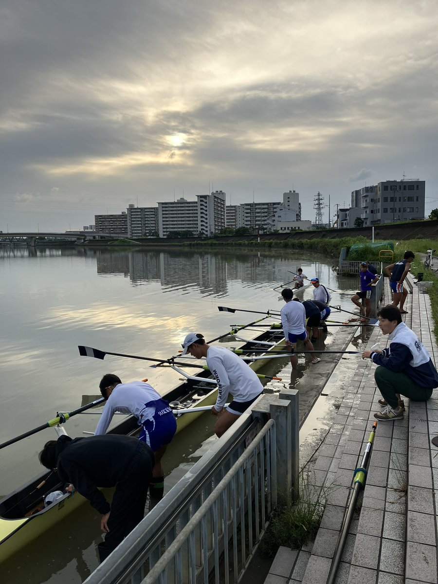 rowinglovers's tweet image. 先日久しぶりに艇庫に行きました！みんな着実に上達していて見ていて楽しかったです。今週末の関関戦楽しみにしてます！