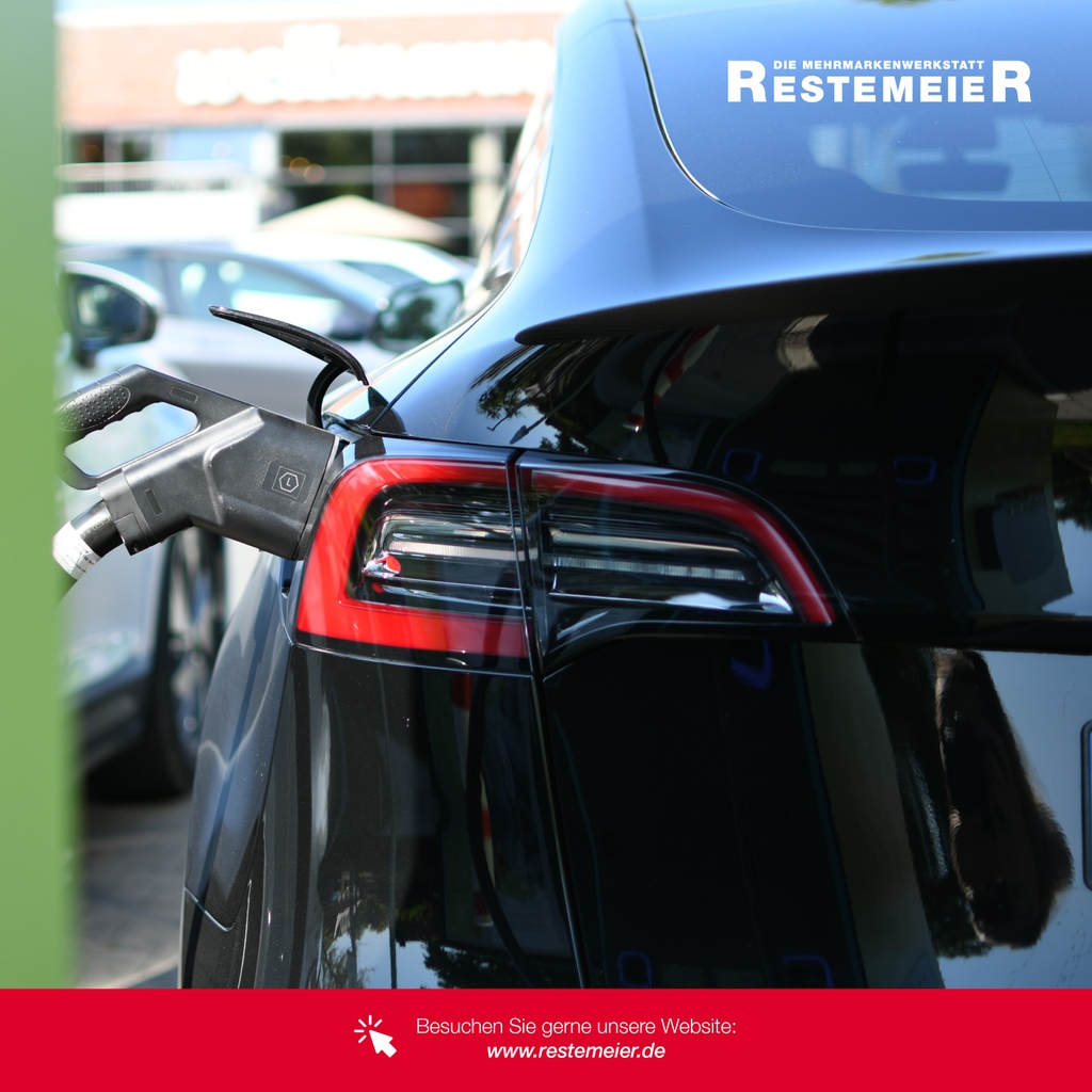 Für die Region #Osnabrück sind wir Ihr Ansprechpartner rund um das Thema E-Mobilität.🔋⁠ 
Wir sind zertifizierter Tesla Approved Bodyshop und kümmern uns um Ihr Anliegen! 😉⁠ 

#restemeier #osnabrück #werkstatt #auto ##fahrzeugpflege #eauto #elektroauto #emobilität