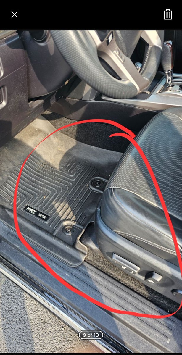 DRMontgomeryii's tweet photo. WHY @Turo stealing from a hard working man...how they said I got the car vs how I actually got the car!  Zoom in on my pic to see how I got the car! Why would I write a message saying the car didn't look clean if it was like his pic! Somebody lying! #liar #Turo his clock 1pm. https://t.co/kHdTwHDbnE