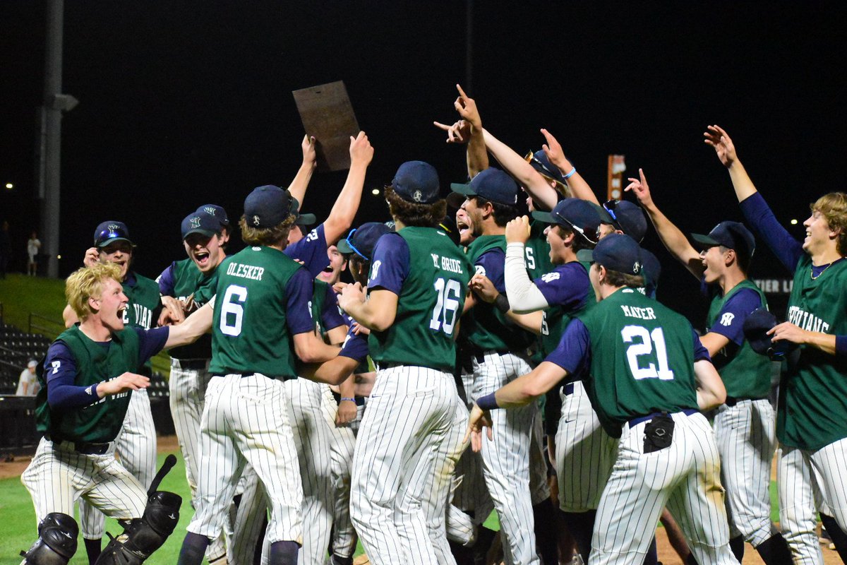 JoeC2319's tweet photo. And that's a @nt_baseball state-clinching WINNER

New Trier 2, Stevenson 0

@justinwood2024 win, Trevor byrnes save, Evan Olesker 2 RBI, Graham Mastros 2 highlight plays

Trevians on to Joliet this weekend and the final four 

📷✍️ to come from @mcarlino27 @TheRecordNS https://t.co/9KFoejsFtF