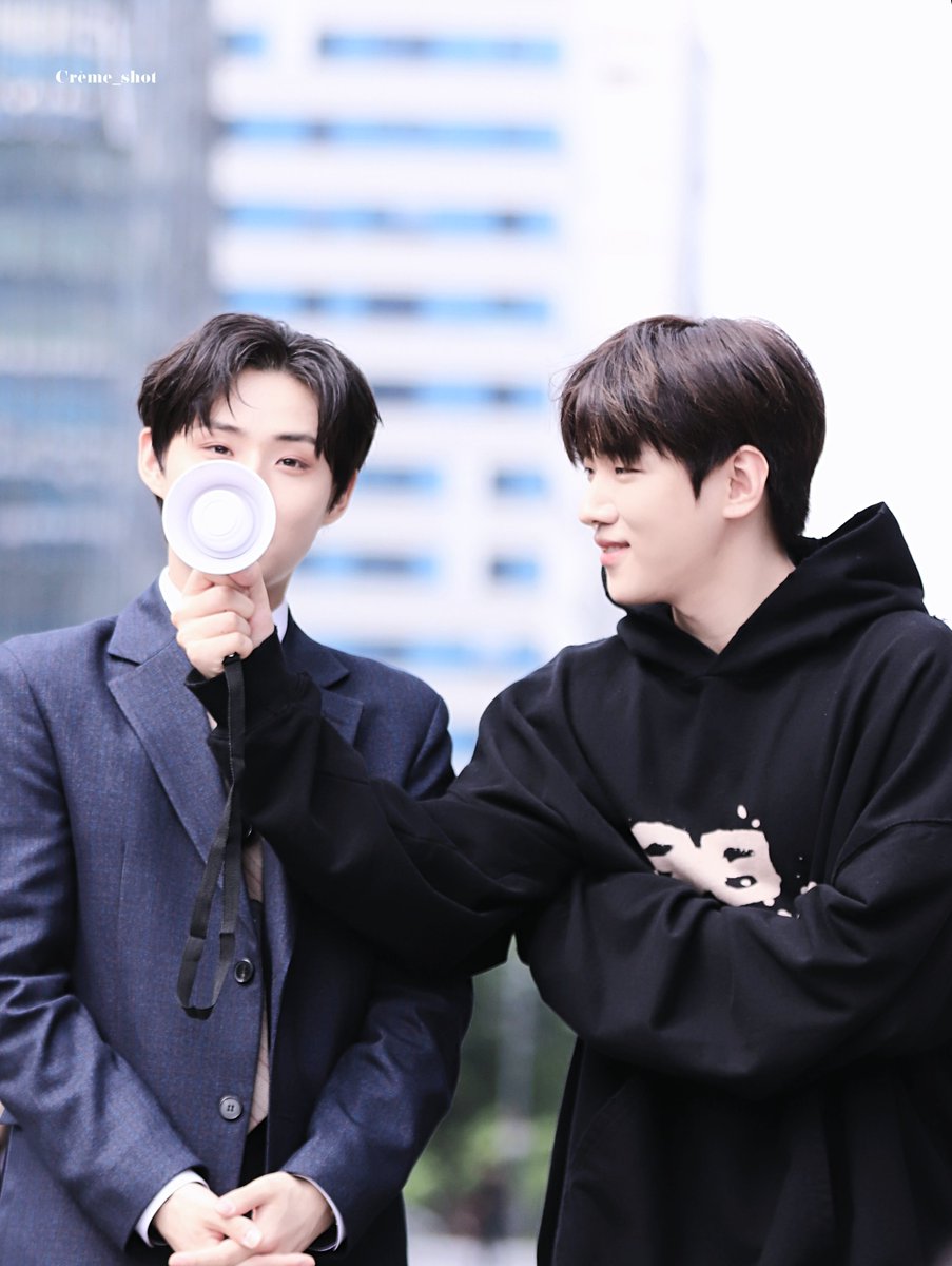 230606 더쇼 #민규 #재찬 #종형
매니저님 열일중📢