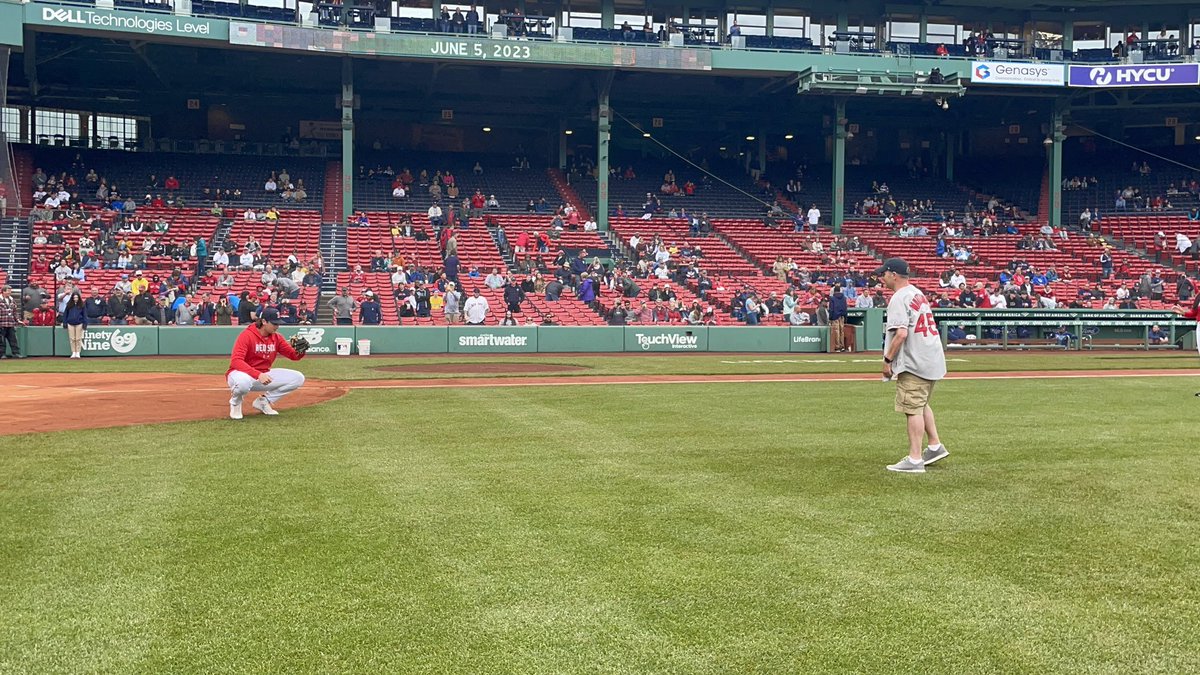 So, this lifelong sox fan got to throw out the first pitch at Fenway today....  🤯

Thank you @RedSox for letting me live a dream! Now on to the next dream; ending ALS. 

#iaa4lou #LouGehrigDay