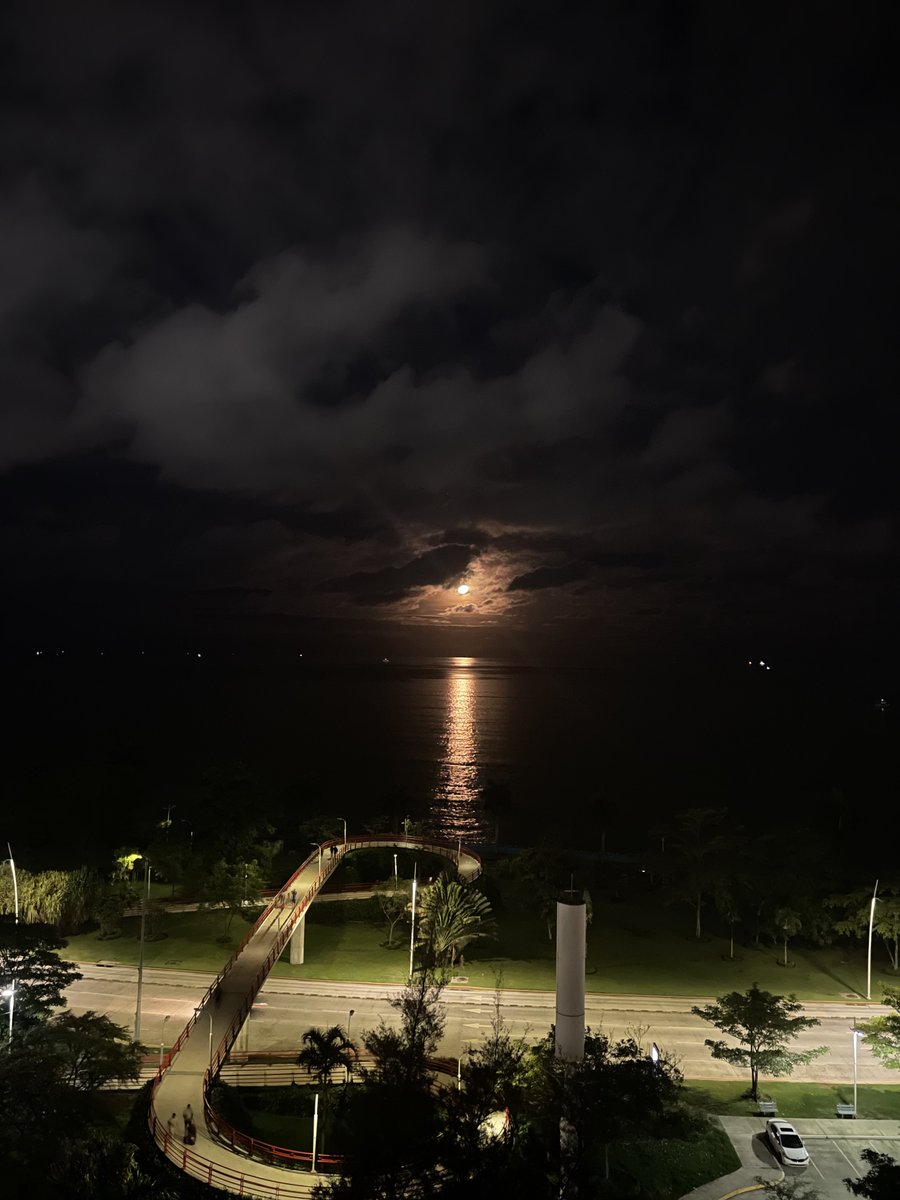 La luna de hoy, más bella 🥹