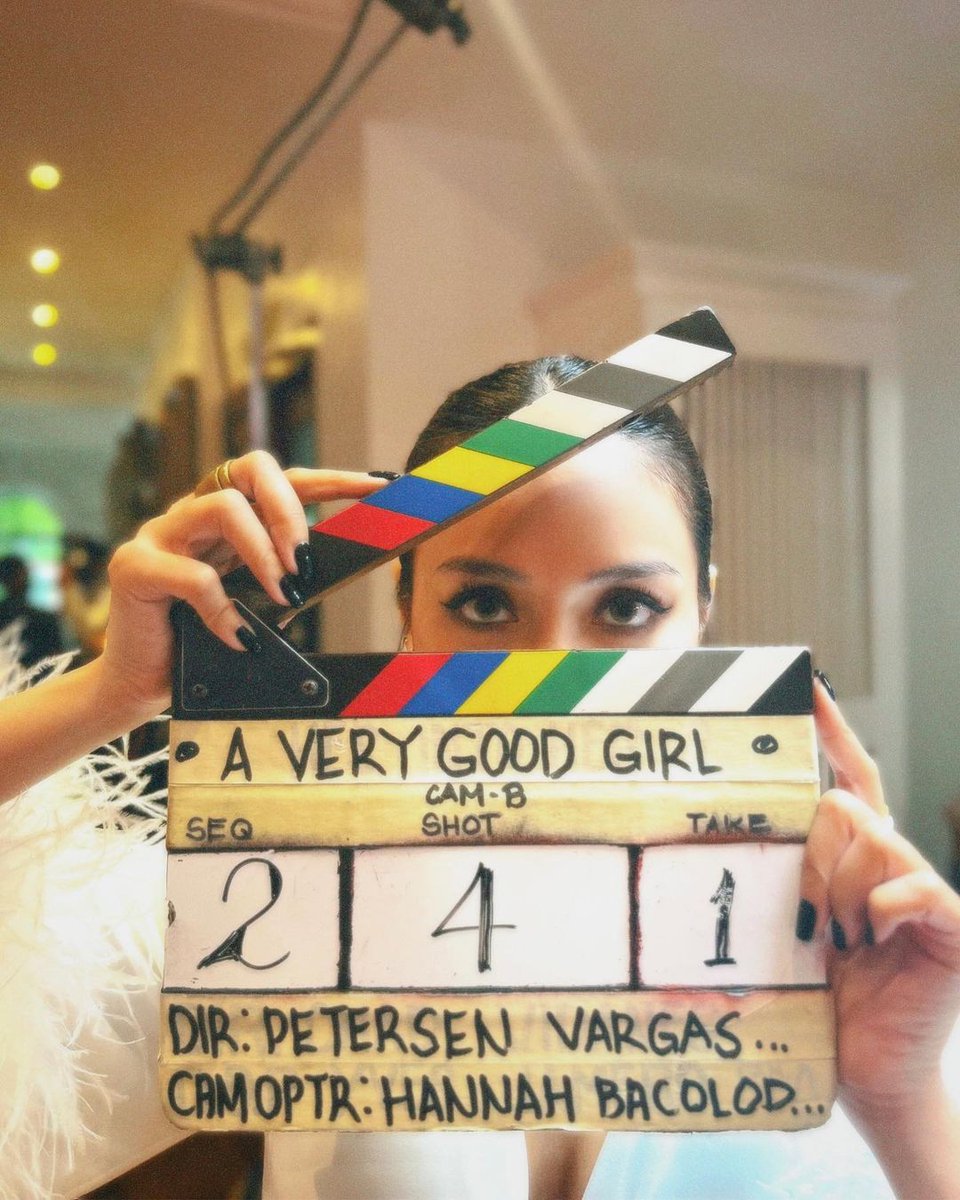 EXCITED FOR KATHRYN’S NEW MOVIE! 😍 
 
Superstar Kathryn Bernardo posted a photo on Instagram Monday holding a clapperboard for her upcoming movie “A Very Good Girl,” which had her fans buzzing with excitement.
 
“WOAH! So excited for #AVeryGoodGirl,” wrote Kathryn’s fan.