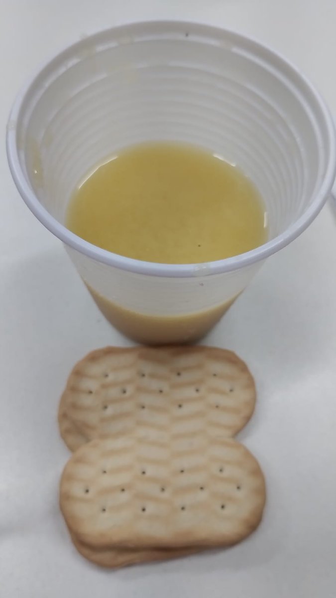 marianebcruz's tweet photo. O Amazonas é o 2° estado da Região Norte que mais recebe recursos para a merenda escolar. Perde apenas p/ o Pará. Olha o que foi servido hoje em, pelo menos, 23 escolas estaduais da capital na merenda da manhã. https://t.co/z9lA8oWXAS