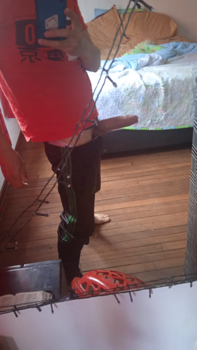 Mi verga nesecita una mamada ☺️ o un culo preñado para batir 🥺