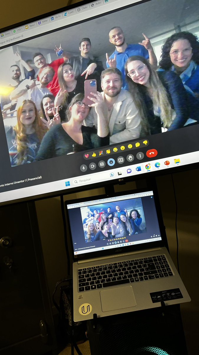 Lorrinylola's tweet photo. Relembrando o último #sextou celebrando os resultado Fod…@s de Maio🙌🏻💻🚀💜📲 #umentorbrasil
#Tecnologia #inovacao #rhtech https://t.co/pEwKArSCjP