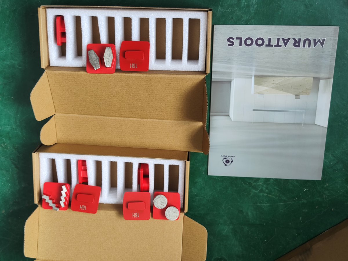 LiuOwne's tweet photo. Brand new product brochure！🤩New shipment!✈️
Beautiful bright red appearance, solid and durable core.😏
 What are you waiting for?🏃
Came here to DM me at any time.🥳
https://t.co/8B5N2t48Mp
Email: sales09@stonediamondtool.com
#diamondgringdingtool #grindingdisc #concretegrindin https://t.co/DYsD8BnFdP