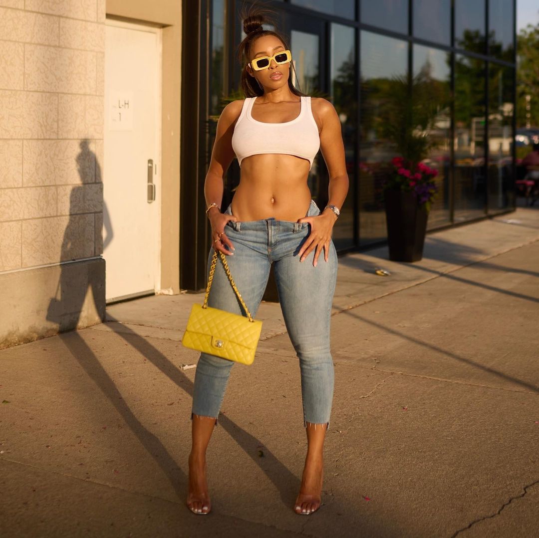 sibongile_mag's tweet photo. Golden hour on a golden body ��❤❤❤❤❤ https://t.co/nukGUaZUWY