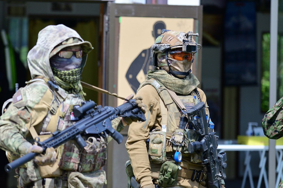 B_tapioka's tweet image. 山内さん写真をありがとうございます(*^^*)

イヴァンさん（@SVDivan) と楽しく遊ばせて頂きました😆

かっこいいAK-12で遊ばれてるのを見て私も久しぶりに引っ張り出して来ようと思います！