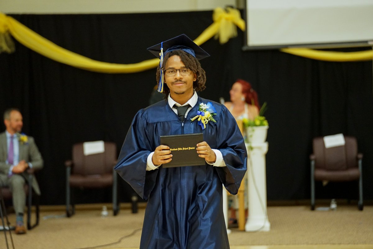 A great evening for a wonderful event! Congratulations to all of our Mon Valley School graduates!