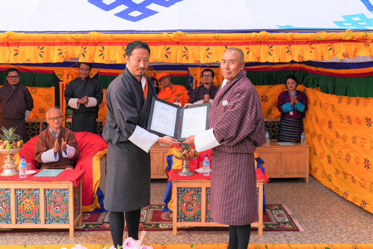 Dr Ugen Dophu, Former Health Secretary of #Bhutan, was awarded the Regional Director Special Recognition Award on #WNTD2023. Dr Ugen played a key role in formulating the country's first Tobacco Control Act & designing strategies & programs to strengthen #tobacco control.