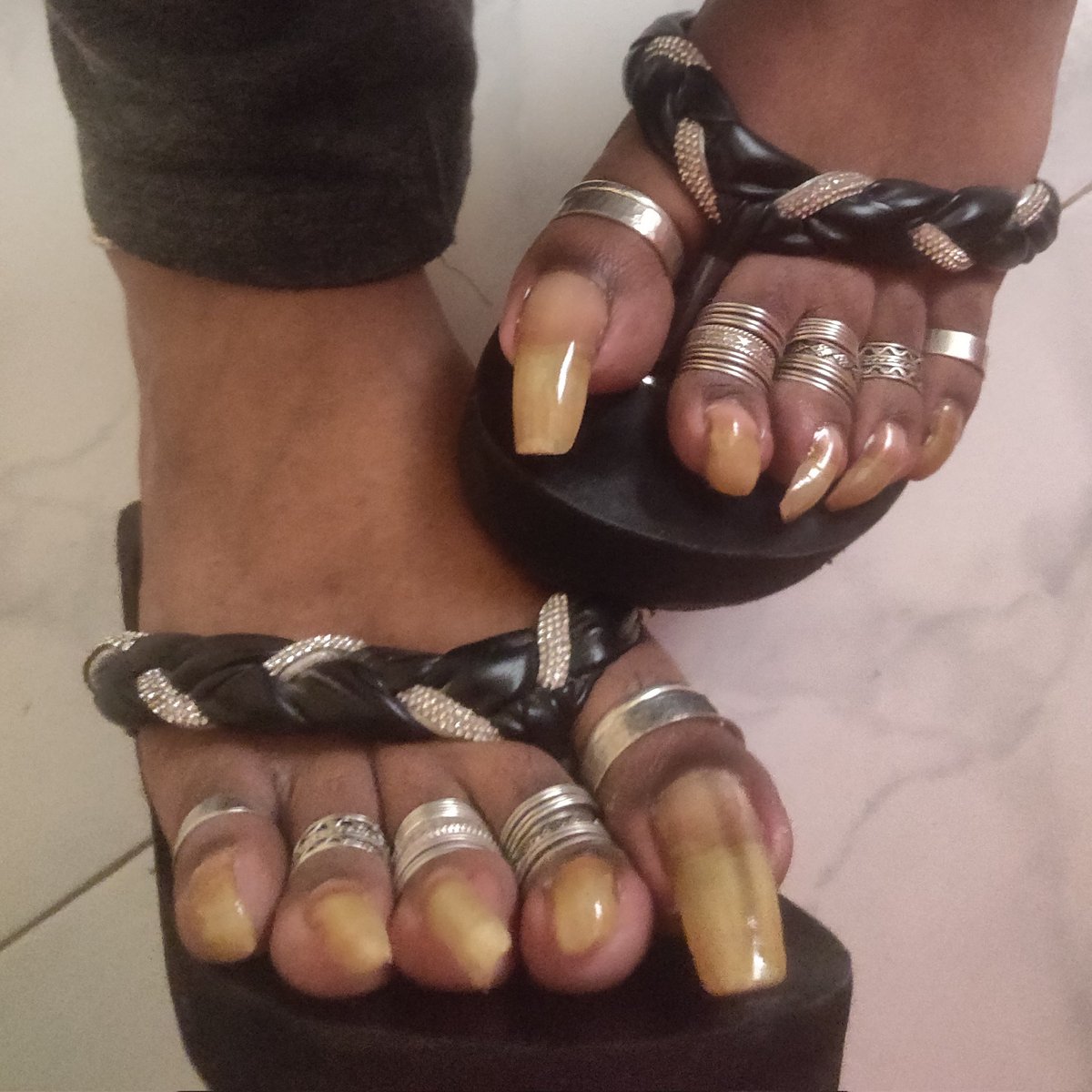 milanova25's tweet photo. No polish ... My #toeclaws look like bear claws โค๏ธ https://t.co/YIoNX97ZCl