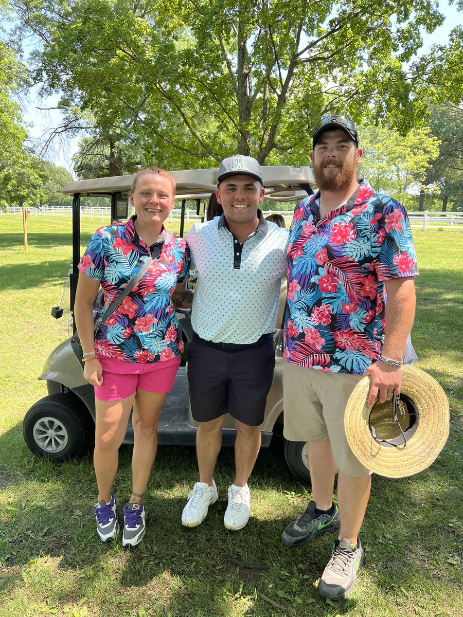 khawk93's tweet photo. It was truly awesome to meet the guys from @goodgood_golf we watch them all the time and to finally meet them was unreal! #goodgoodgolf #golf https://t.co/MDPNR3N7i1