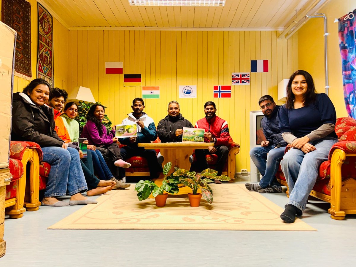 Indian #Arctic Expedition team (1st Batch 2023) celebrated #WorldEnvironmentDay2023 at #HIMADRI - The Indian Research Station in the #Ny-Ålesund, Svalbard, Arctic. @moesgoi