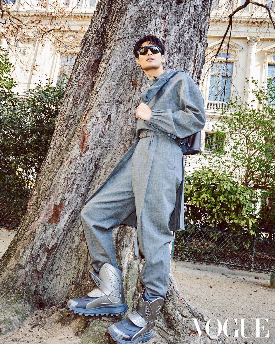 APO in Vogue! เปิดภาพแฟชั่นอาโปจากโว้กฉบับมิถุนายน 2023 

โว้กตามติดอาโป นักแสดงหนุ่มที่เพิ่งบินไปชมโชว์ Dior ที่ปารีส กลับมาพร้อมภาพแฟชั่นสตรีตที่ถ่ายทอดความเท่และน่าค้นหาของอาโปได้ชัดเจน ติดตามได้ในโว้กฉบับมิถุนายน 2023 วางแผงเร็วๆนี้! #APOxVogueinParis #VogueThailandJune2023
