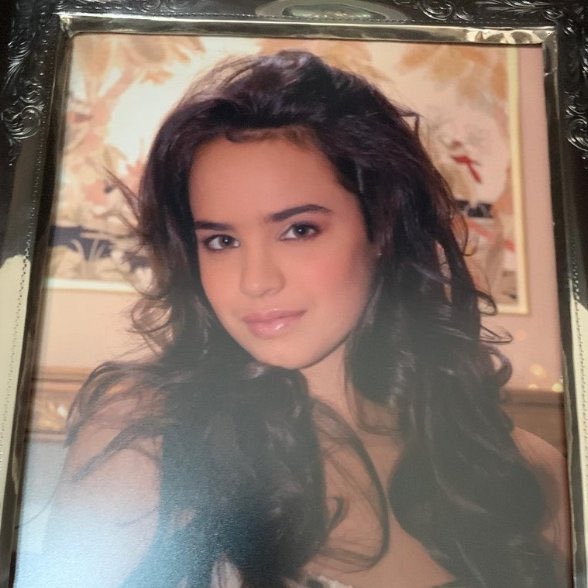 I miss posting this pic of young @SofiaCarson at this stage…. 💜💜💜💜