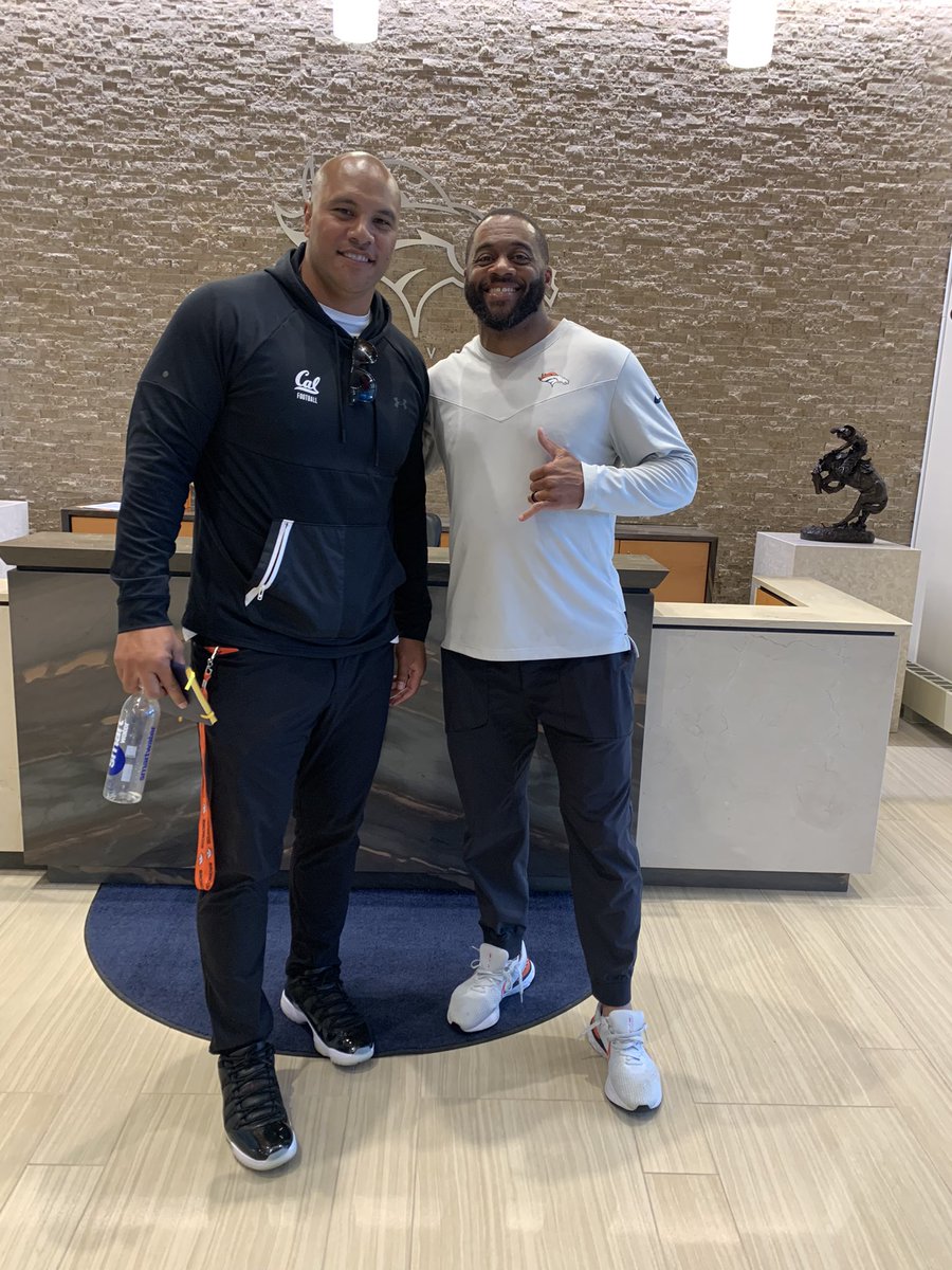 kearycolbert's tweet photo. My bro @Coach_Sooto came thru today. ๐ค๐พ #FaiKava https://t.co/vgYHwD1Bmr