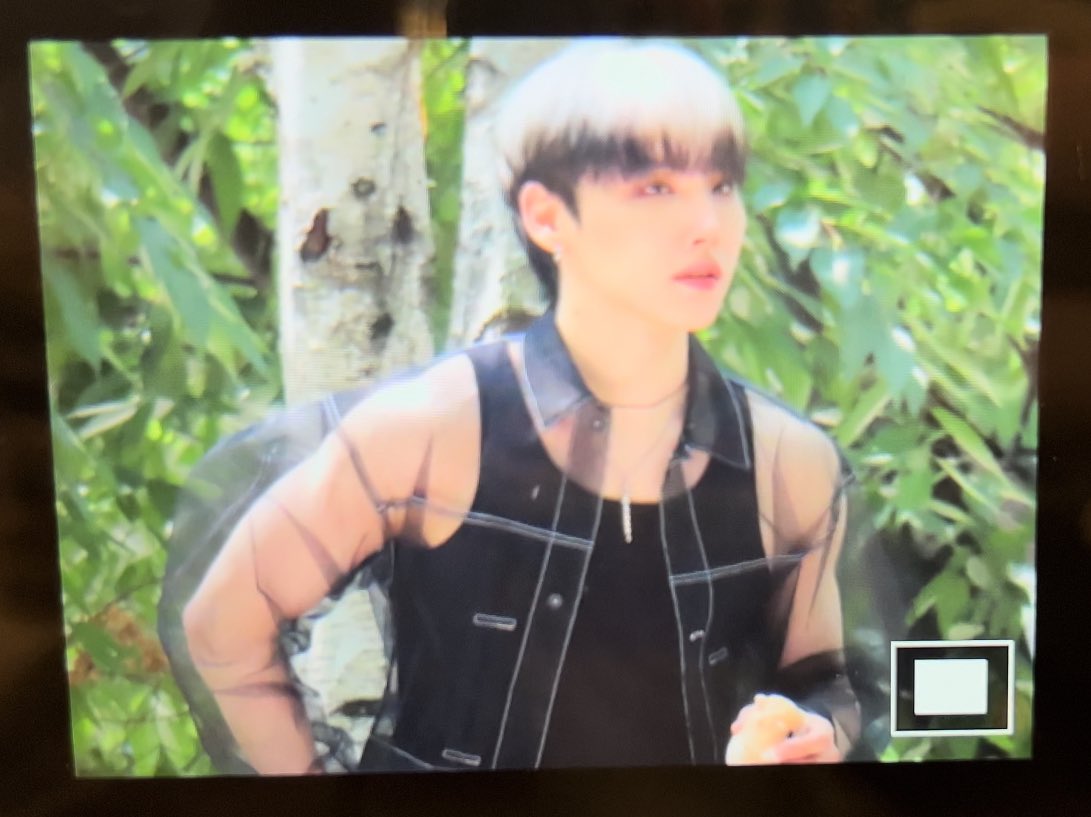 scone0611's tweet photo. 웅이 오늘 옷이 너무..

#전웅 https://t.co/2vtiCLvjCw