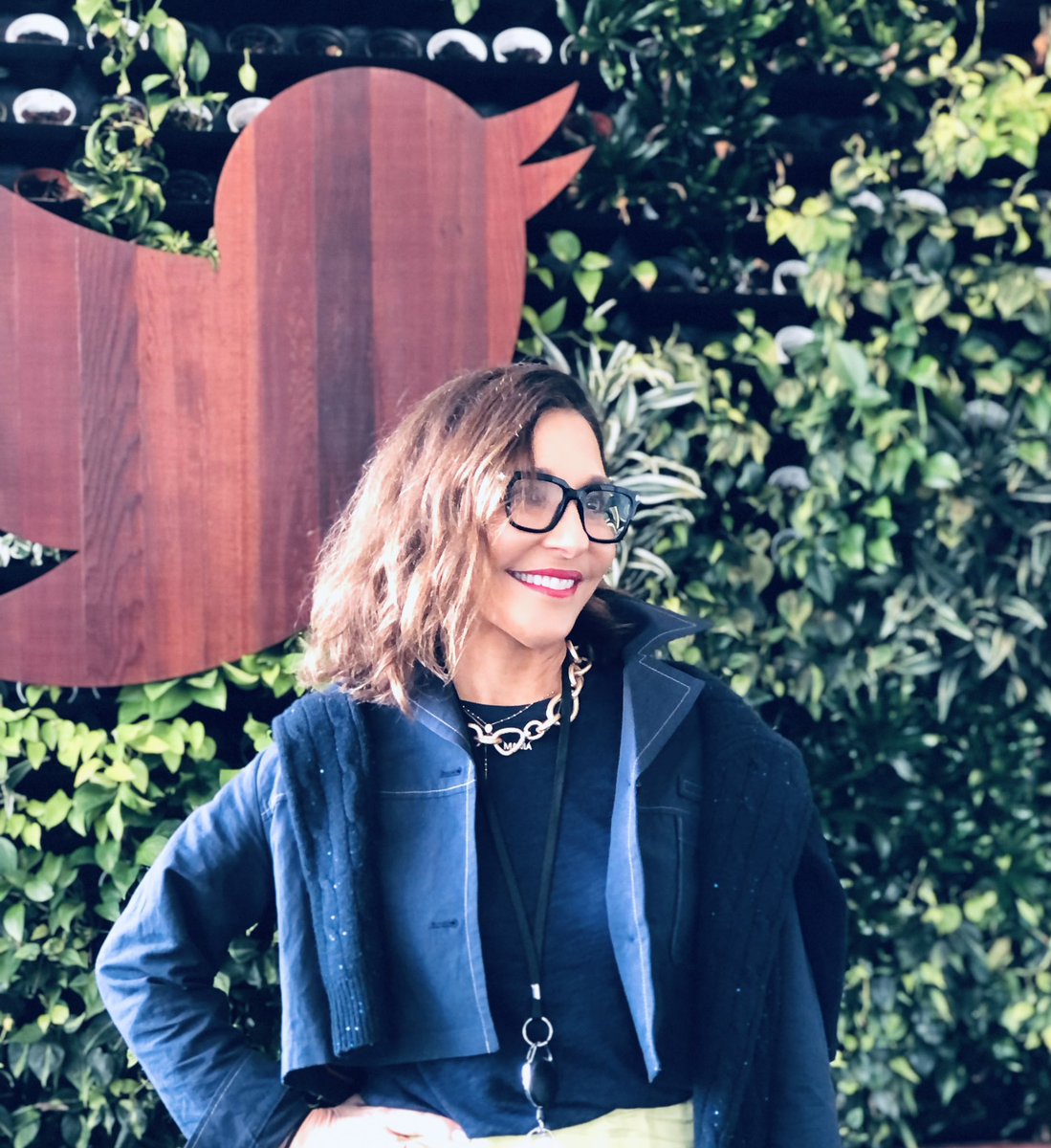 Linda Yaccarino takes charge as new Twitter CEO. 

Welcome to the team X @lindayacc  #timetofly

📸@benarroch_joe