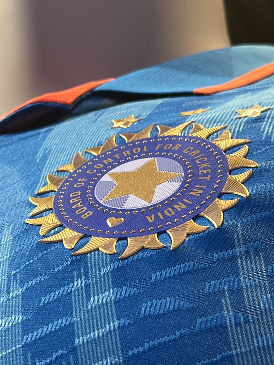 Ah the detailing! The jersey that makes you feel just one thing, Impossible Is Nothing! 

#OwnYourStripes #adidasXBCCI #adidasTeamIndiaJersey #ImpossibleIsNothing #aaquibwanidesign